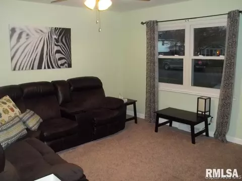 2513 Sutherland, Springfield, IL 62702 photo 2