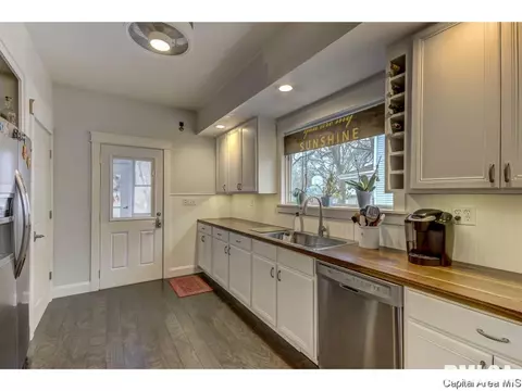 1316 W Governor St, Springfield, IL 62704 photo 6