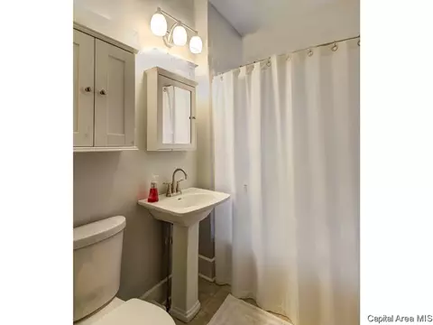 1316 W Governor St, Springfield, IL 62704 photo 17