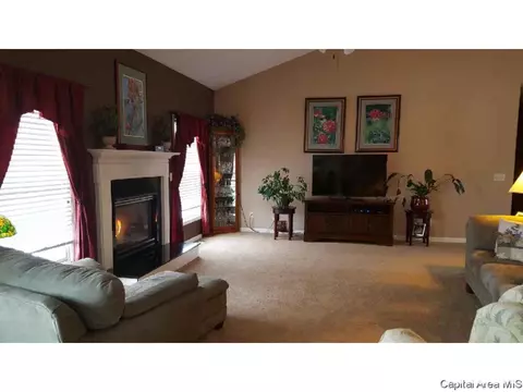5104 Crane Dr, Springfield, IL 62711 photo 3