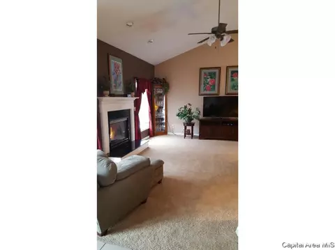 5104 Crane Dr, Springfield, IL 62711 photo 4