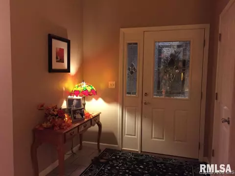 5104 Crane Dr, Springfield, IL 62711 photo 2
