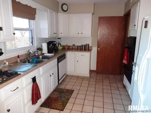 14 Providence Ln, Springfield, IL 62711 photo 9