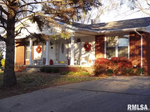 14 Providence Ln, Springfield, IL 62711 photo 2