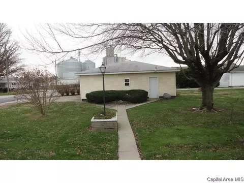 410 Mohawk St, Morrisonville, IL 62546 photo 8