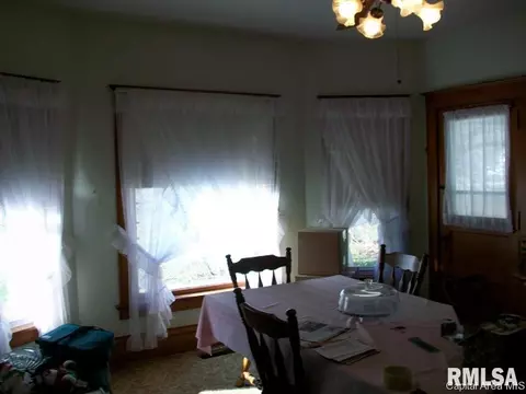 614 E Third St, Maquon, IL 61458 photo 18