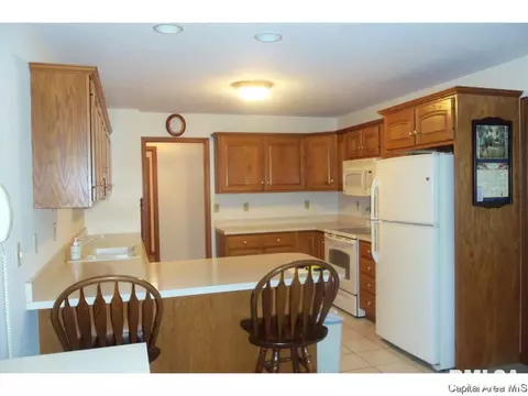 2112 Redlands Dr, Springfield, IL 62711 photo 6