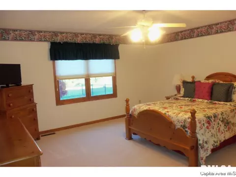 2112 Redlands Dr, Springfield, IL 62711 photo 8