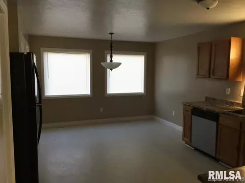 924 N 5th, Springfield, IL 62702 photo 5