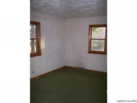 1136 E Cortland St, Avon, IL 61415 photo 6