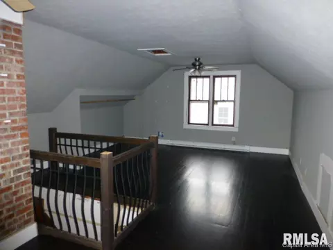 517 W Chenery St, Springfield, IL 62704 photo 13