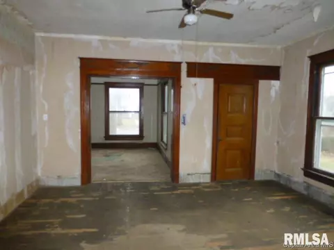157 N Douglas Ave, Springfield, IL 62702 photo 5