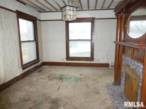 157 N Douglas Ave, Springfield, IL 62702 photo 2