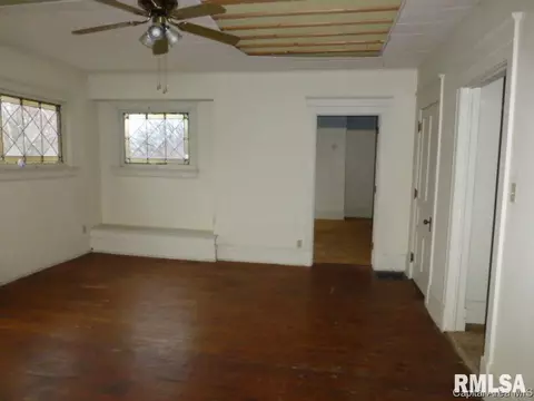 157 N Douglas Ave, Springfield, IL 62702 photo 10