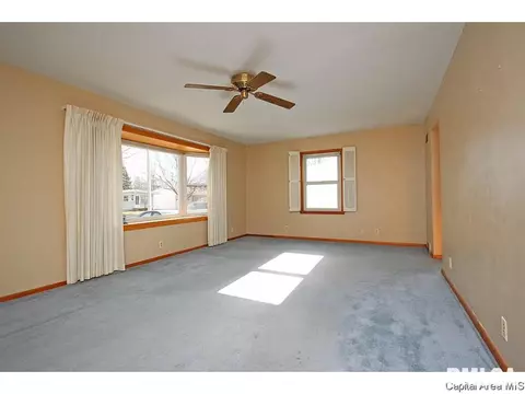 3537 Stanton, Springfield, IL 62703 photo 2