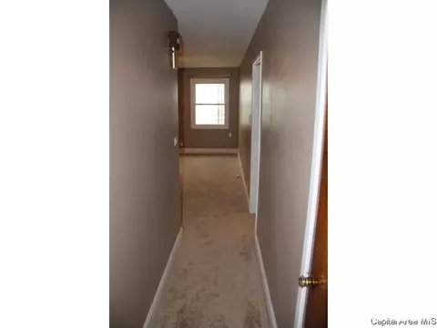 2443 S Whittier Ave, Springfield, IL 62704 photo 8