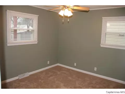 2443 S Whittier Ave, Springfield, IL 62704 photo 13