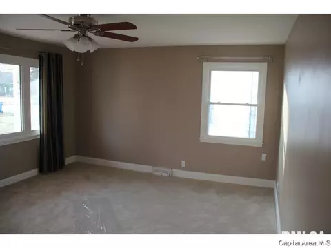 2443 S Whittier Ave, Springfield, IL 62704 photo 3