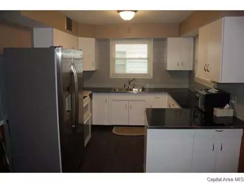 2443 S Whittier Ave, Springfield, IL 62704 photo 7
