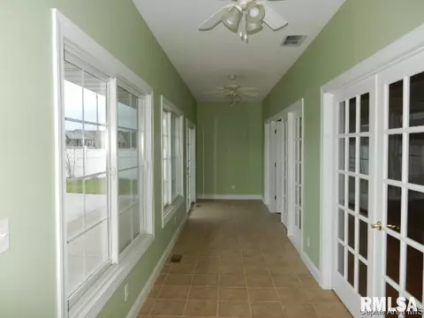 1808 Old Ivy Dr, Springfield, IL 62711 photo 2