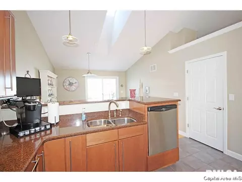 445 Elle Ct, Springfield, IL 62711 photo 8