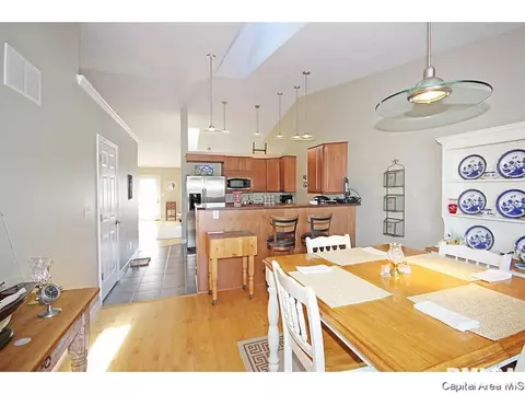 445 Elle Ct, Springfield, IL 62711 photo 10