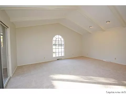 2325 Sylvan Rd, Springfield, IL 62704 photo 3