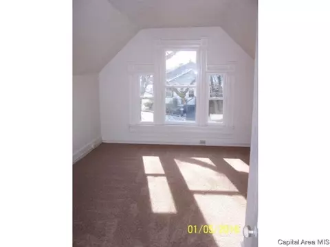 611 W Jackson St, Abingdon, IL 61410 photo 5