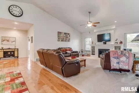 2553 Winfield St, Springfield, IL 62704 photo 9