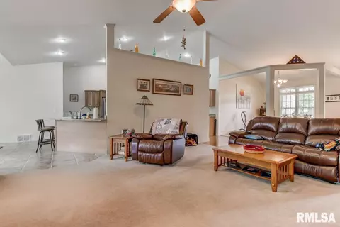 2553 Winfield St, Springfield, IL 62704 photo 6
