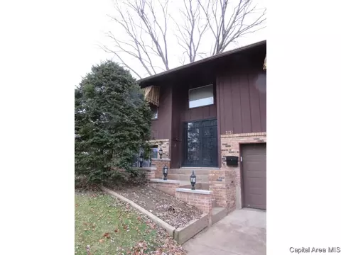 3232 Warner Dr, Springfield, IL 62703 photo 2