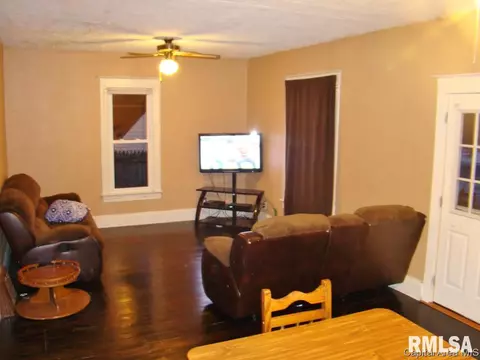 1023 W Calhoun Ave, Springfield, IL 62702 photo 2
