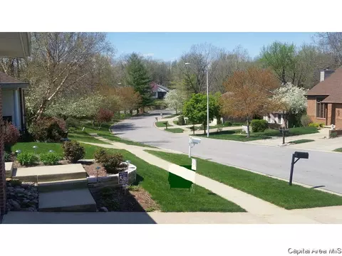 2552 Chapel Hill Rd, Springfield, IL 62704 photo 3
