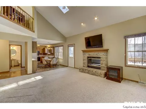 2552 Chapel Hill Rd, Springfield, IL 62704 photo 9