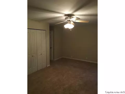 8 Sycamore Row, Springfield, IL 62702 photo 6