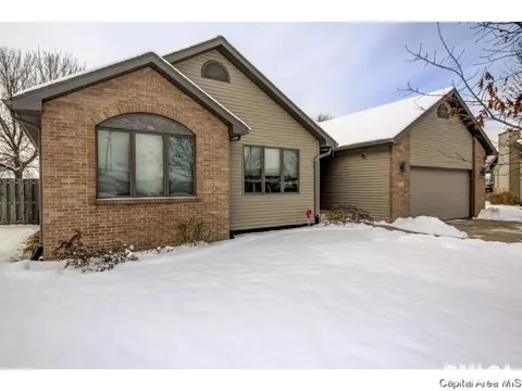 3704 Bluestem Ct, Springfield, IL 62712 photo 2