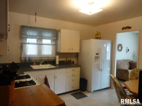 2307 E Dover Dr, Springfield, IL 62703 photo 6