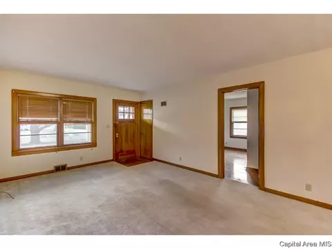2317 S Whittier Ave, Springfield, IL 62704 photo 3