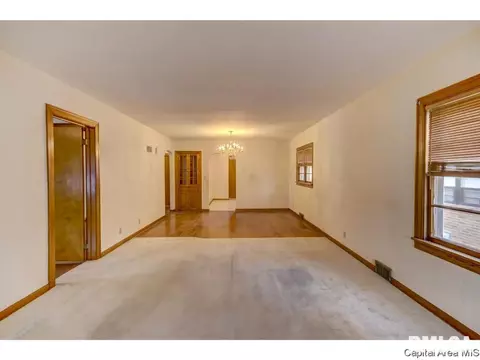 2317 S Whittier Ave, Springfield, IL 62704 photo 7