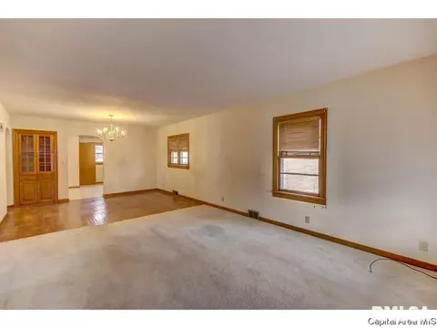 2317 S Whittier Ave, Springfield, IL 62704 photo 6