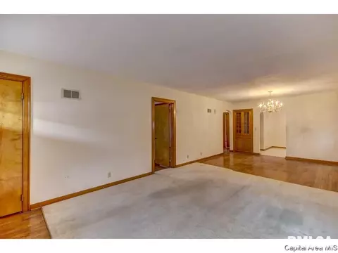 2317 S Whittier Ave, Springfield, IL 62704 photo 4