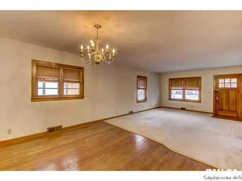 2317 S Whittier Ave, Springfield, IL 62704 photo 5