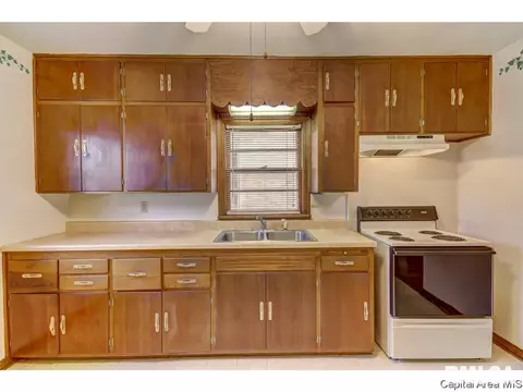 2317 S Whittier Ave, Springfield, IL 62704 photo 11