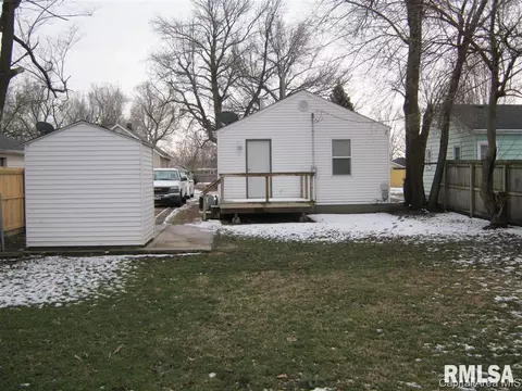 1847 Watch Ave, Springfield, IL 62702 photo 2