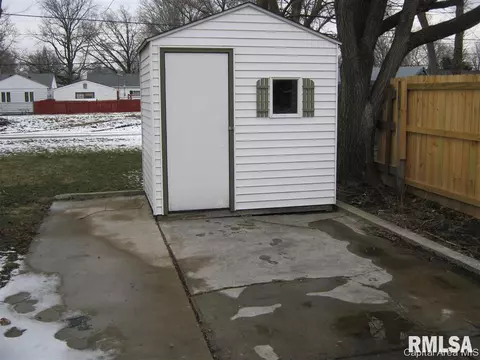 1847 Watch Ave, Springfield, IL 62702 photo 3