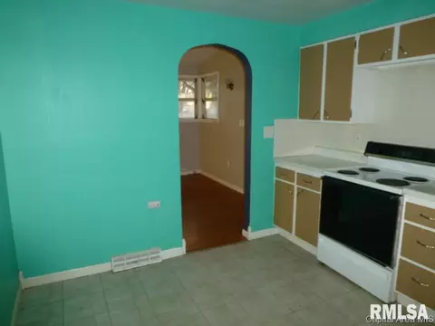 3424 Stanton St, Springfield, IL 62703 photo 5