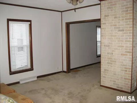 2257 S 10th St, Springfield, IL 62703 photo 3