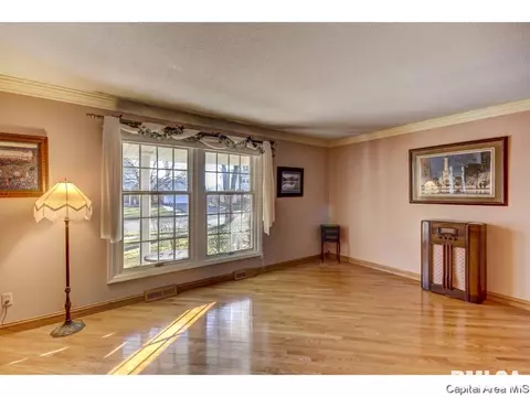 111 Golf Rd, Springfield, IL 62704 photo 17
