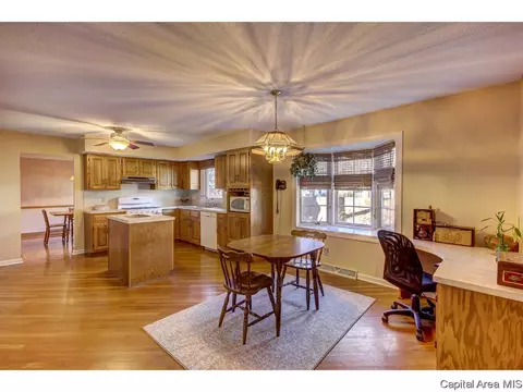 111 Golf Rd, Springfield, IL 62704 photo 3
