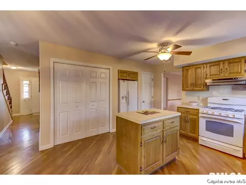111 Golf Rd, Springfield, IL 62704 photo 9